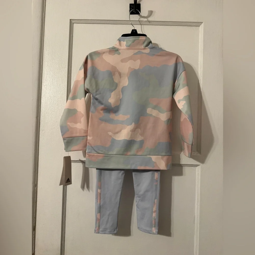 Girls Adidas Tracksuit nwt sz 5